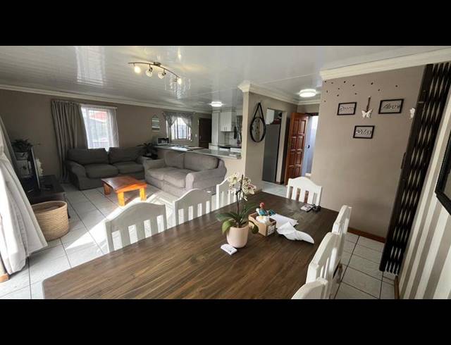 3 BEDROOM HOUSE FOR SALE IN TOWNSEND ESTATE